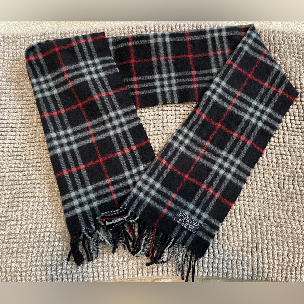 Burberrys cashmere scarf  NWOT condition.